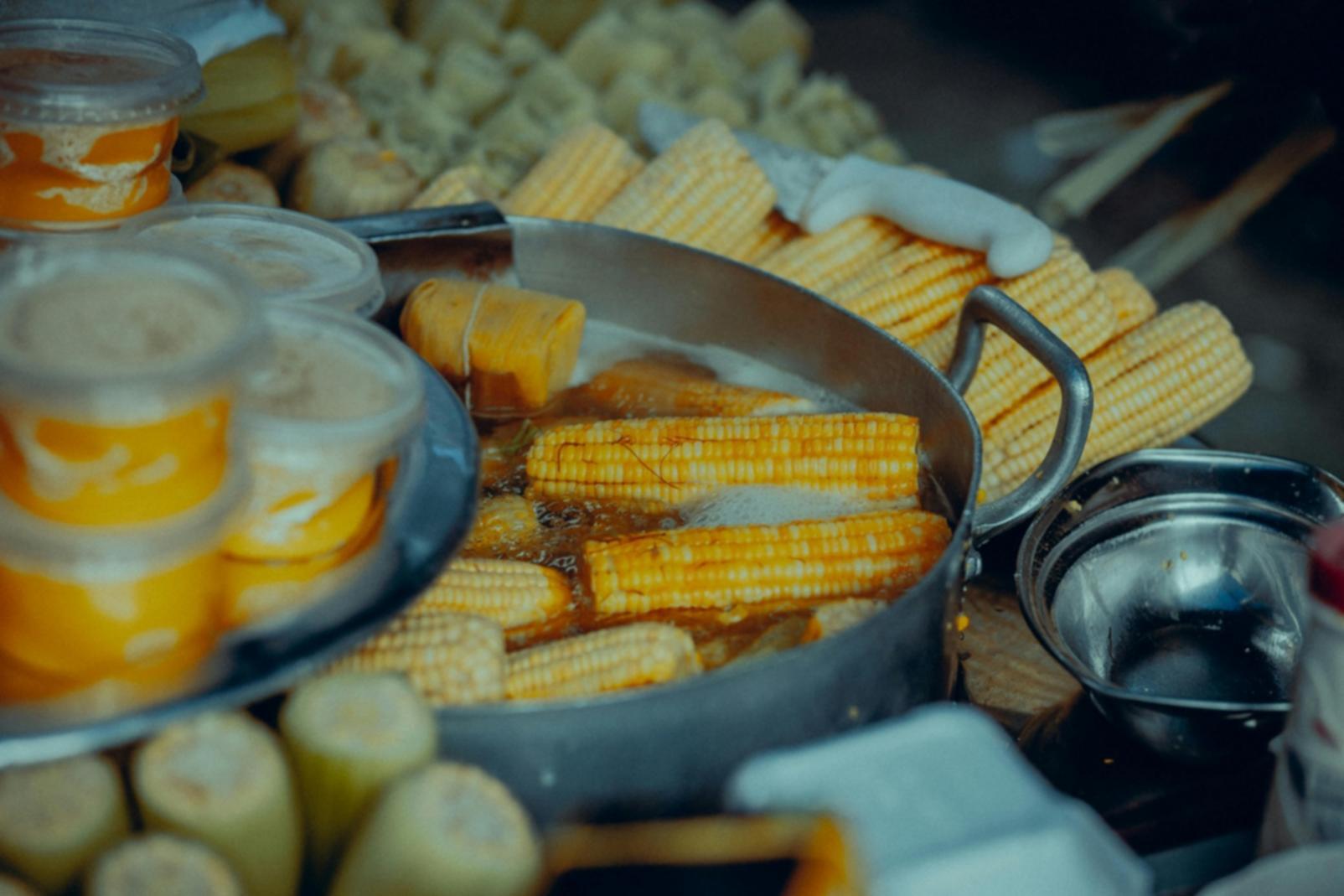 Процесс профессиональной подачи блюд в учебной кухне